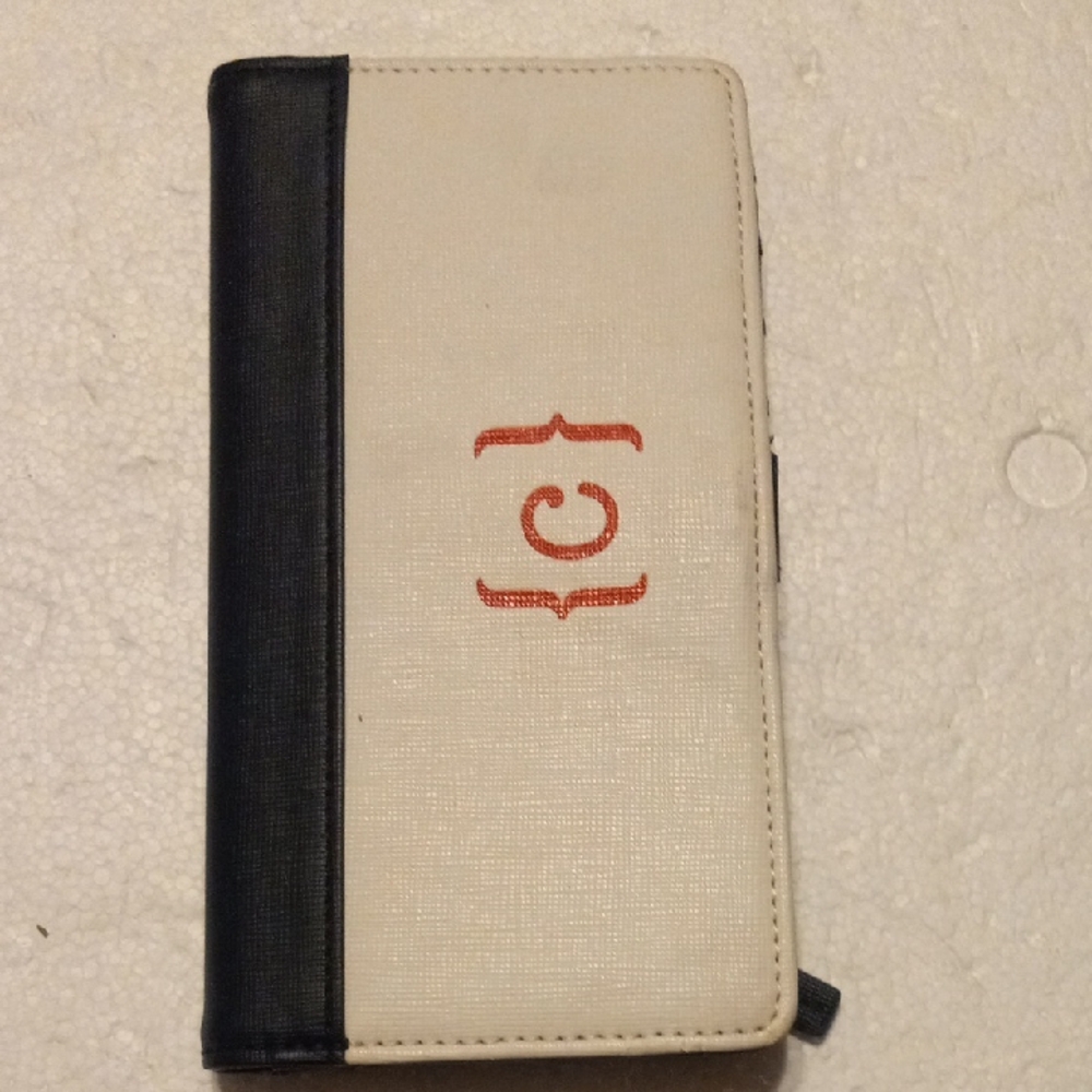 Womens mark graham wallet linen lined exc cond inside some smudges on front